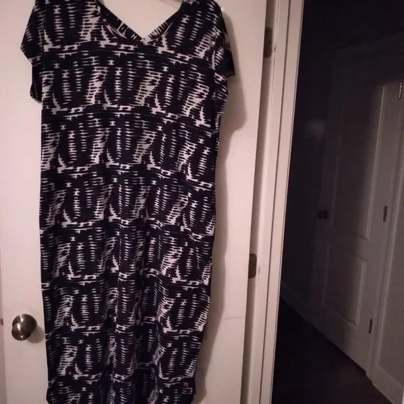 Women's Lane Bryant Black and White Dress - Picture 3 of 3